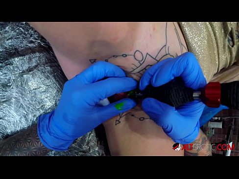 ❤️ Ekstreem tattooed hottie Sully Savage krige in tattoo op har klitoris ❤️❌ Porno fb op fy.assay-define-smartlink.ru ☑